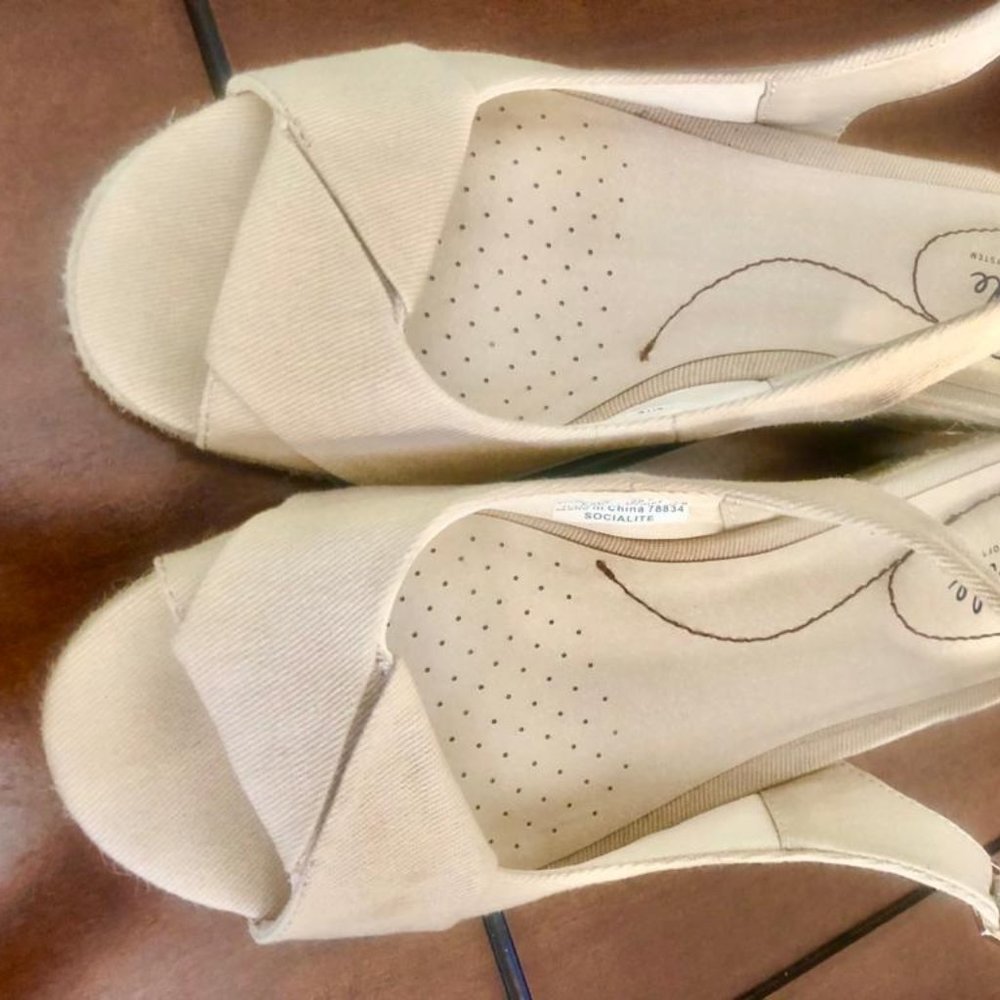 Tan Slingback Espadrille Wedges Size 9.5 W by Life Stride